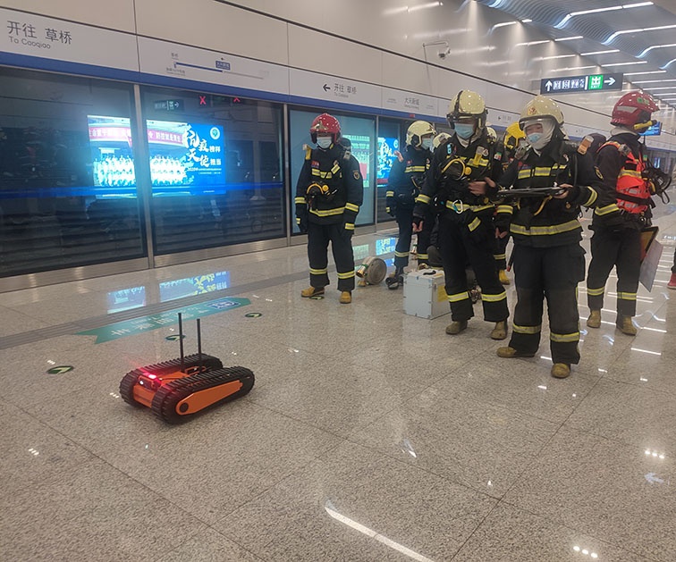 北京凌天智能消防內(nèi)攻偵察機器人助力北京市地鐵隧道消防救援綜合實戰(zhàn)演練